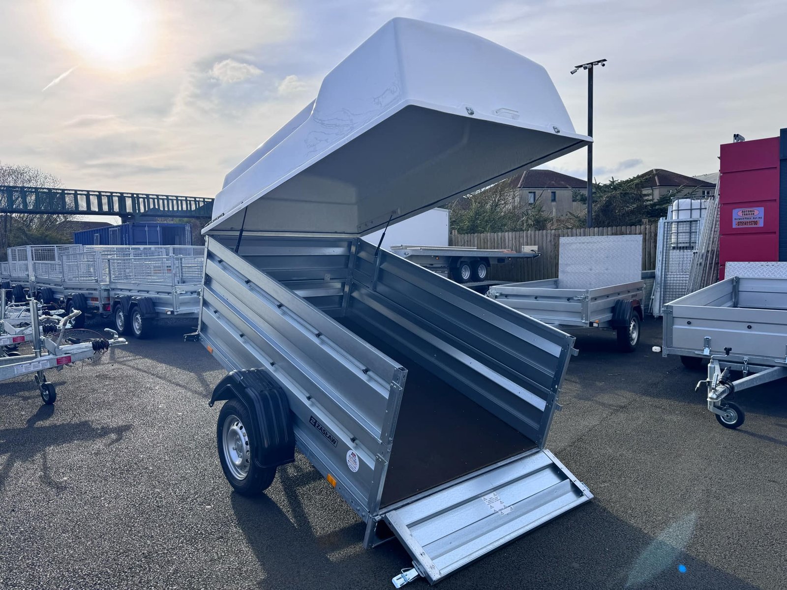 ZASLAW 205SU SINGLE AXLE DOUBLE BROADSIDE TRAILER WITH LOCKABLE ABS LID - Image 7