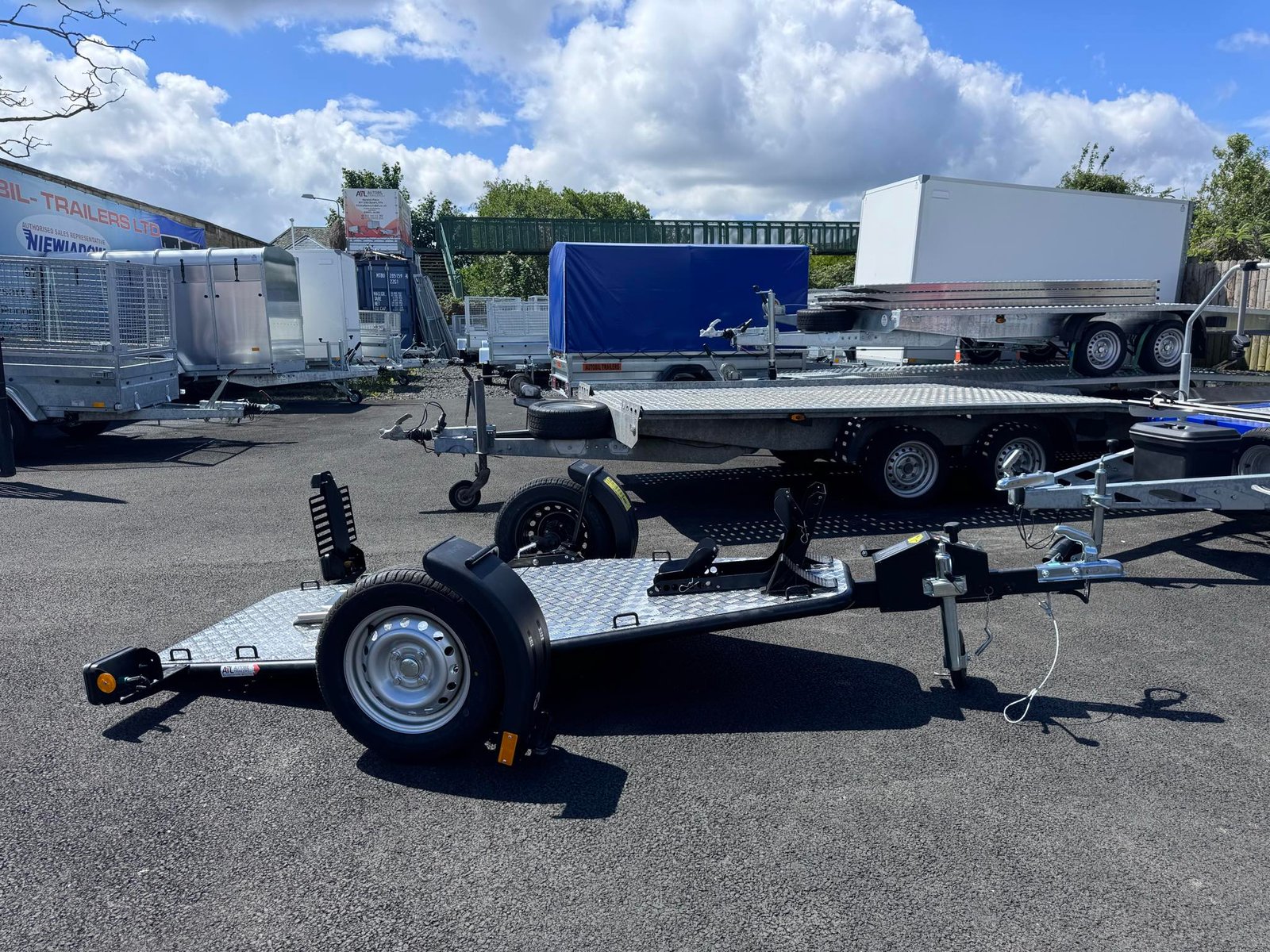 Lorries Single Motorbike Foldable Tiltbed Trailer 750KG - Image 9