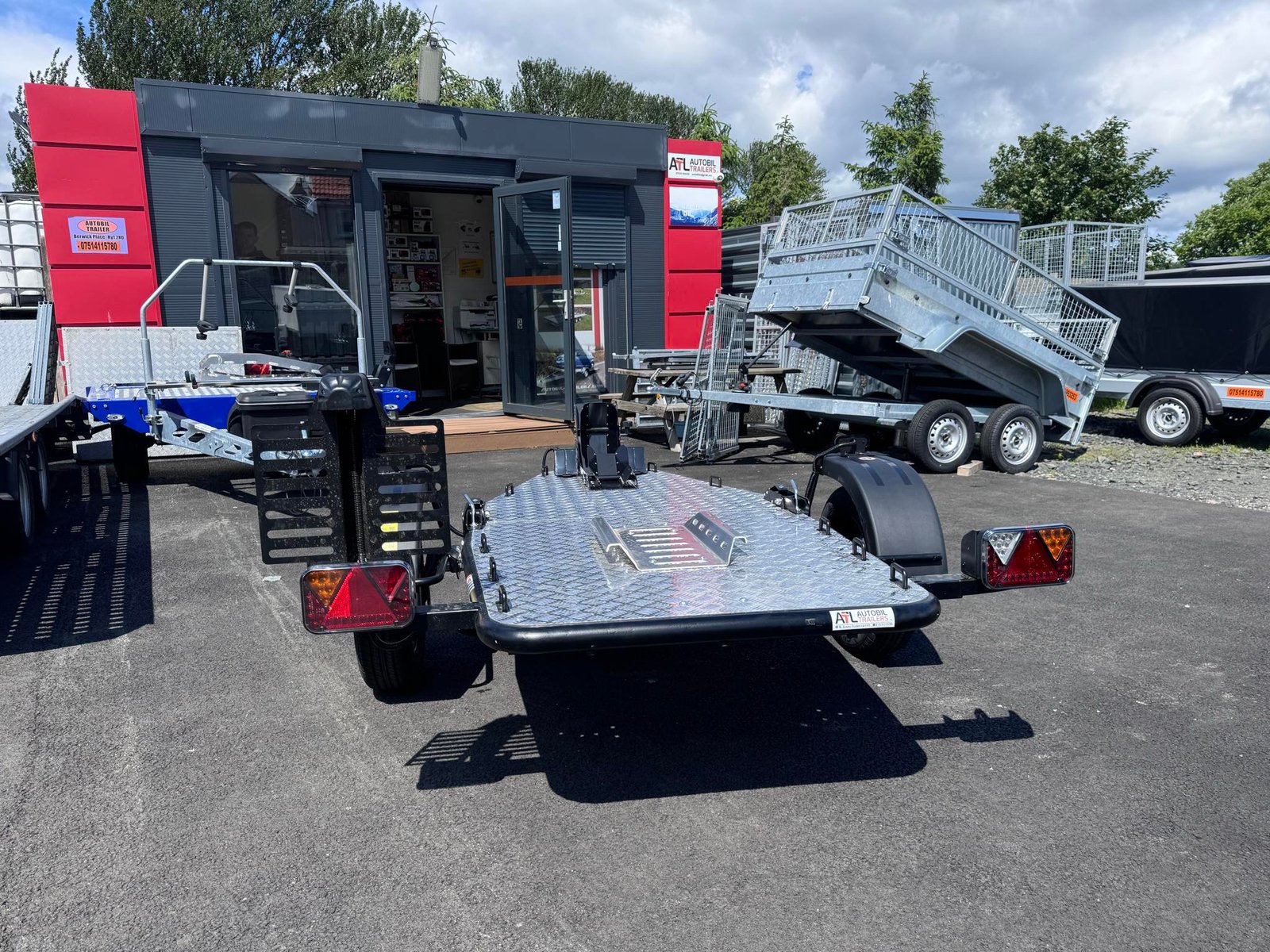 Lorries Single Motorbike Foldable Tiltbed Trailer 750KG - Image 6