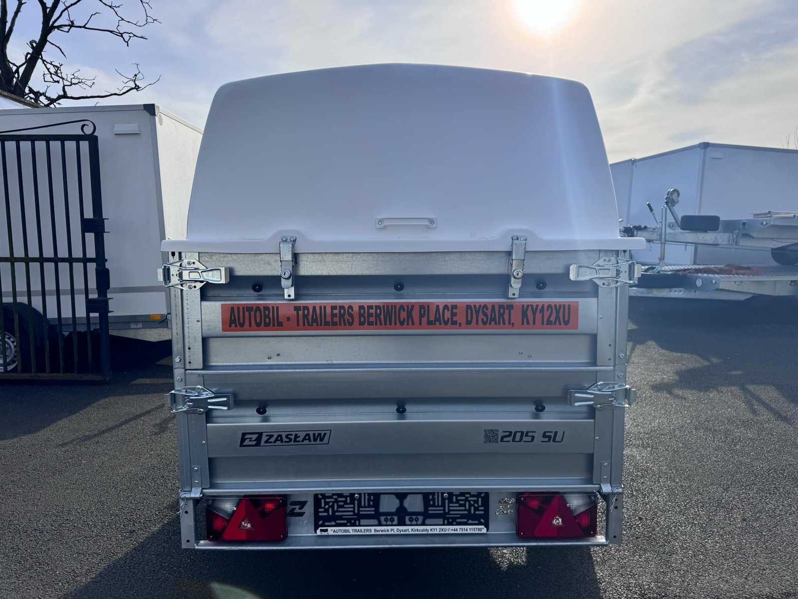 ZASLAW 205SU SINGLE AXLE DOUBLE BROADSIDE TRAILER WITH LOCKABLE ABS LID - Image 12