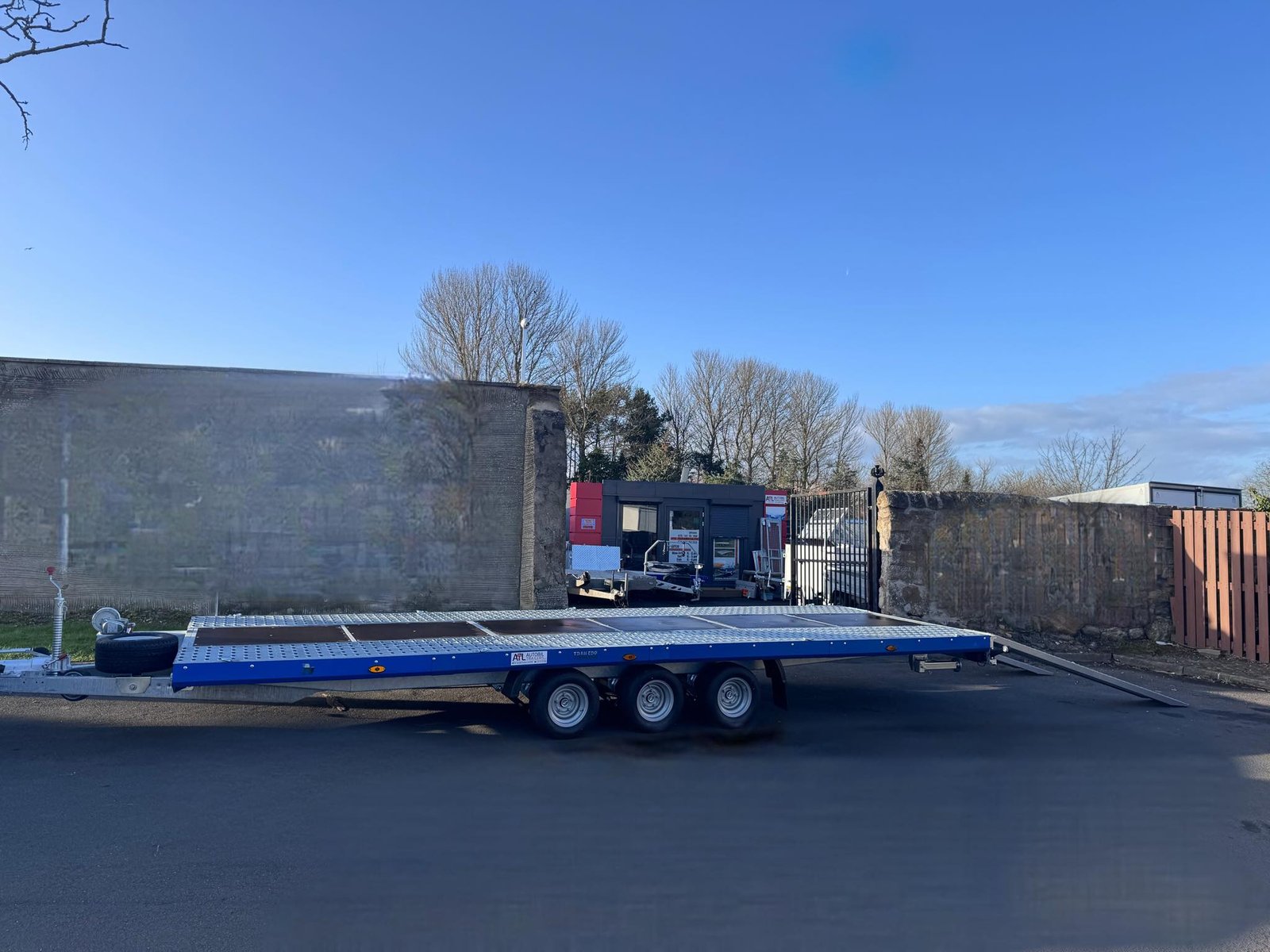 BRAND NEW 6M x 2.1M TRI AXLE MARS FLATBED CAR TRANSPORTER 3500KG - Image 2