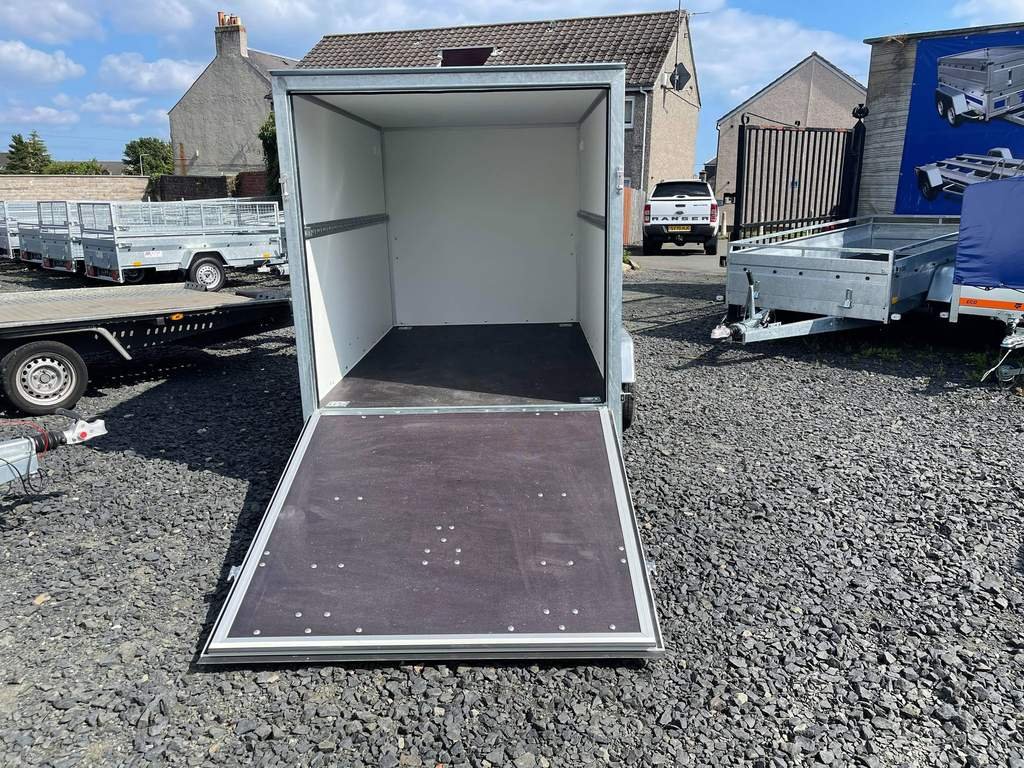 BRAND NEW BOX TRAILER 8.7FTx5FTx6FT WITH A RAMP UNBRAKED 750KG - Image 6