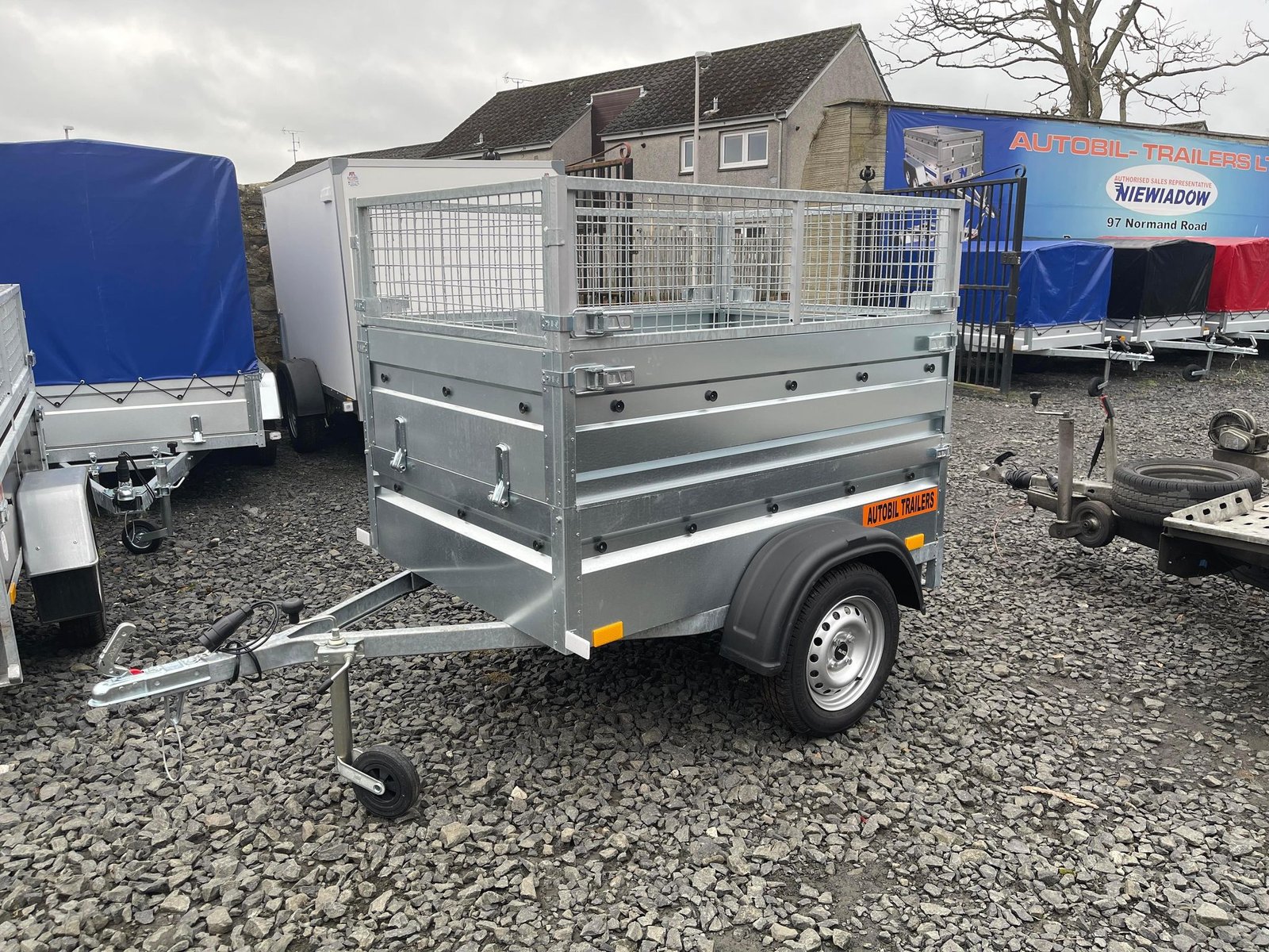 B162 DOUBLE BOARDSIDE TRAILER WITH 40CM MESH
