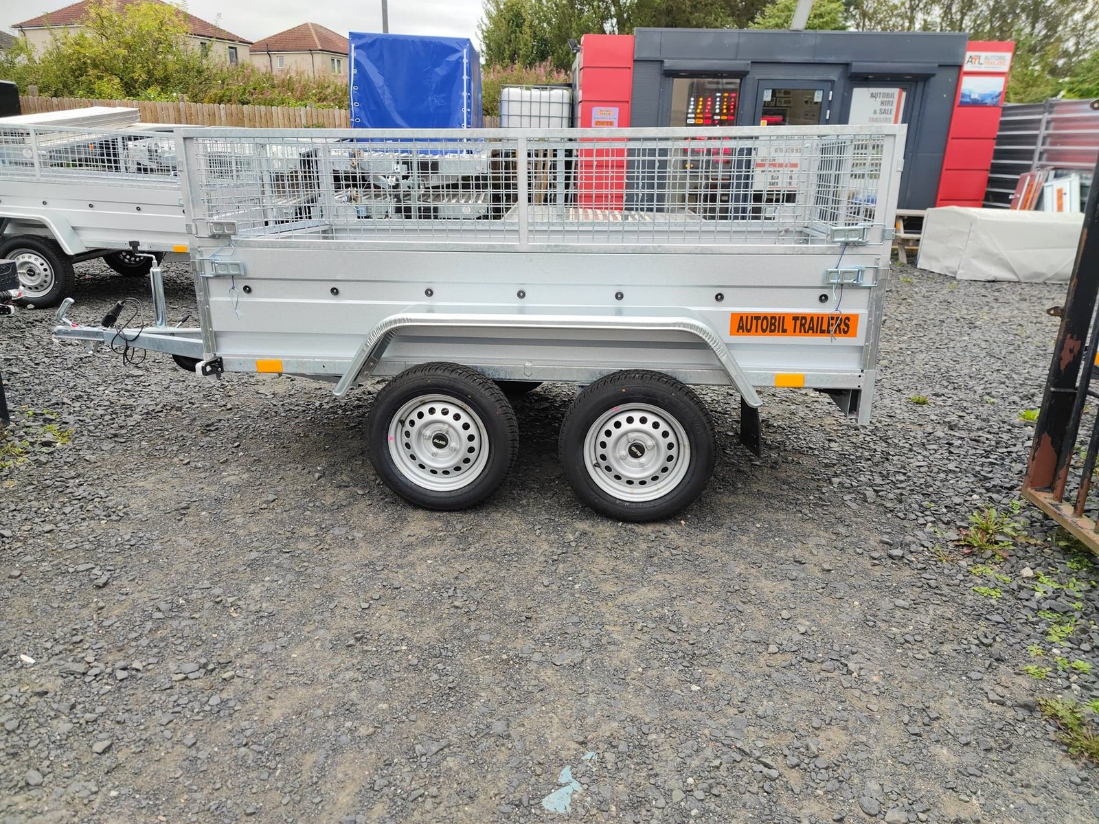 B235 Twin Axle With 40CM Mesh 750KG