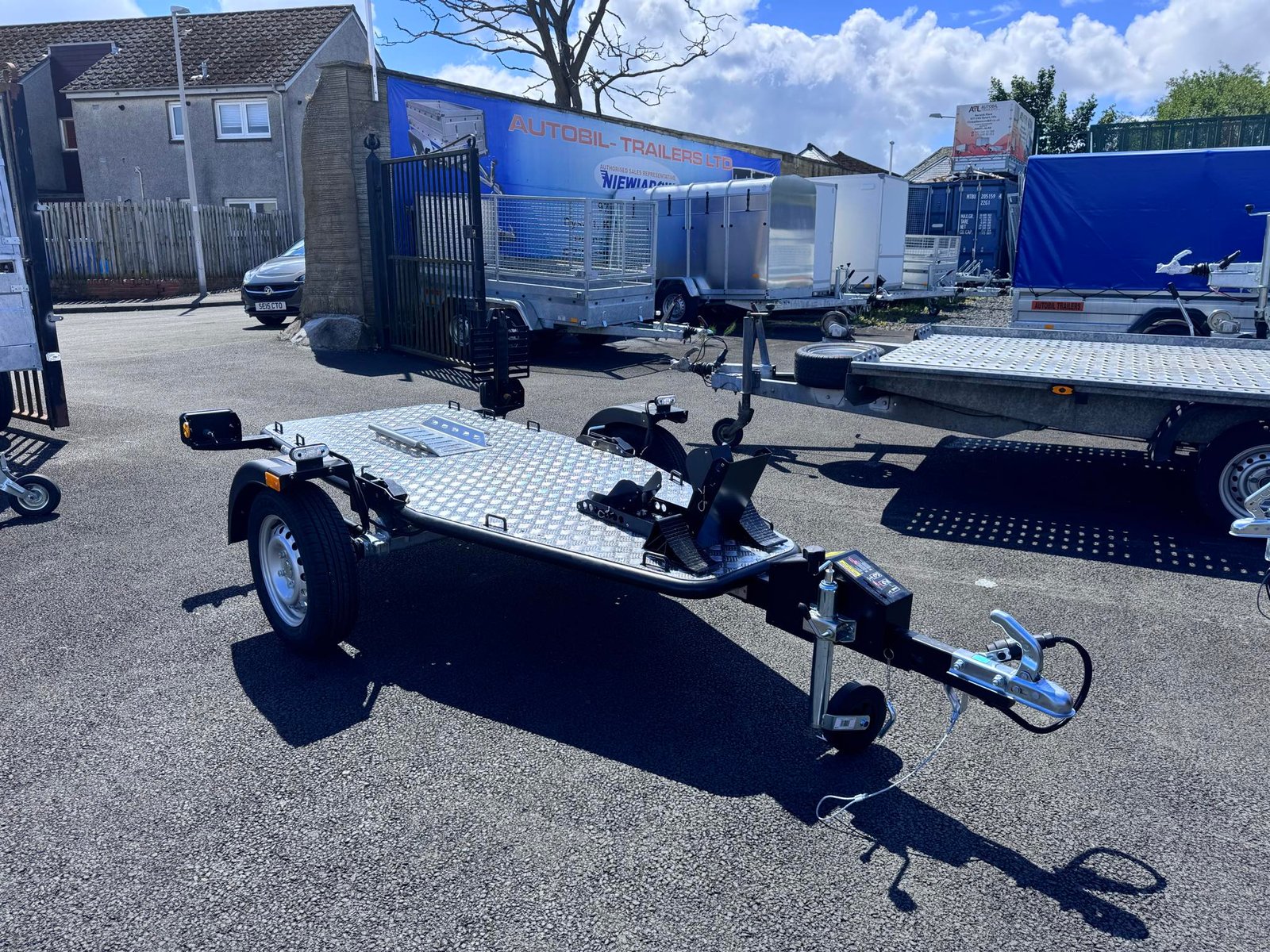 Lorries Single Motorbike Foldable Tiltbed Trailer 750KG - Image 10