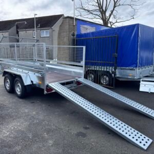 B300 TWIN AXLE MASTER NIEWIADOW WITH 60CM MESH AND RAMPS 2700KG