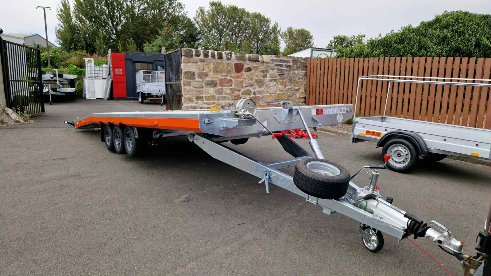 BRAND NEW 5.5M x 2.1M TRI AXLE NIEWIADÓW JUPITER TILT BED CAR TRANSPORTER – 3500KG - Image 5