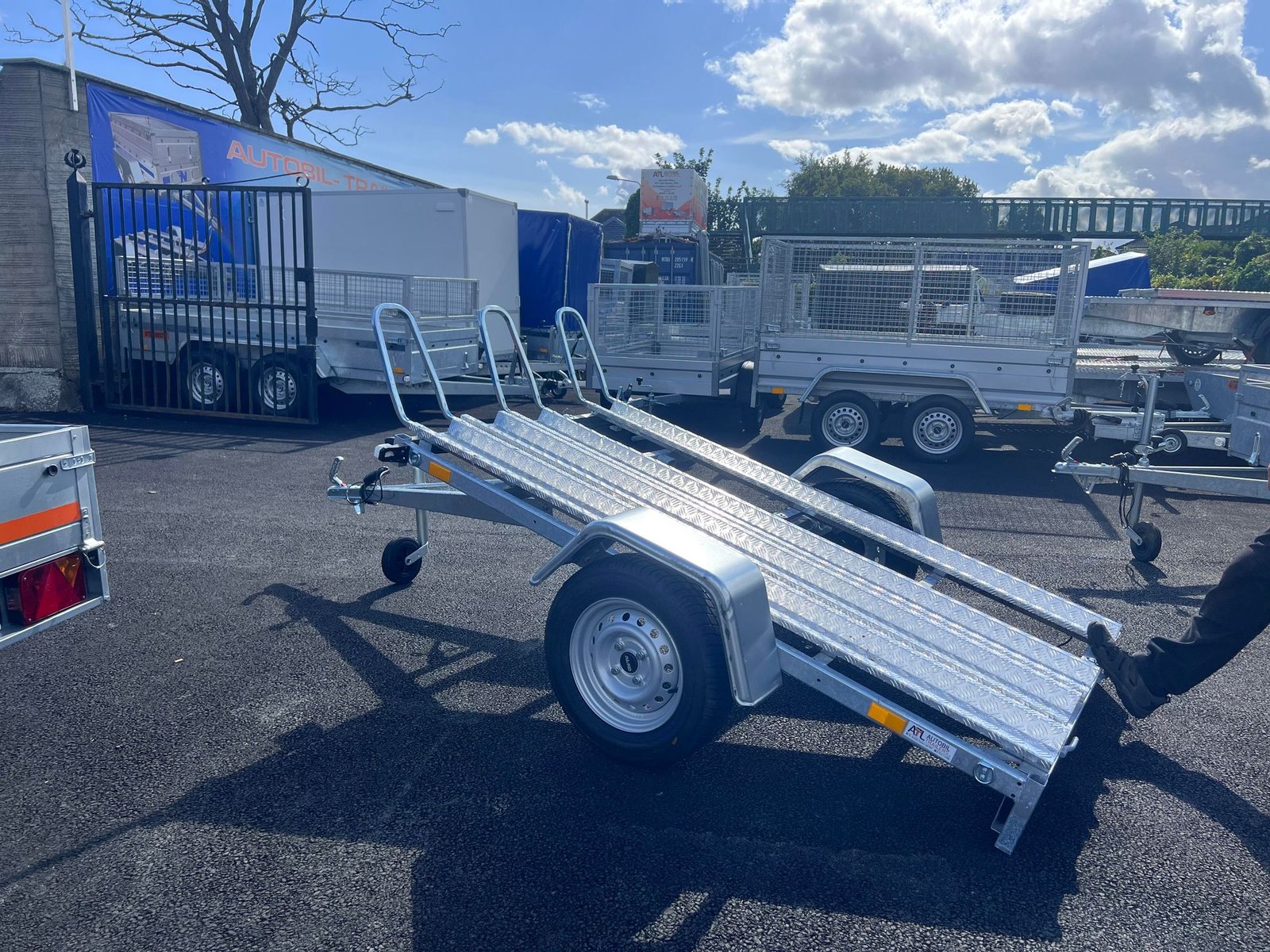 BRAND NEW 2M X 1.25M MOTORBIKE TRAILER 750KG