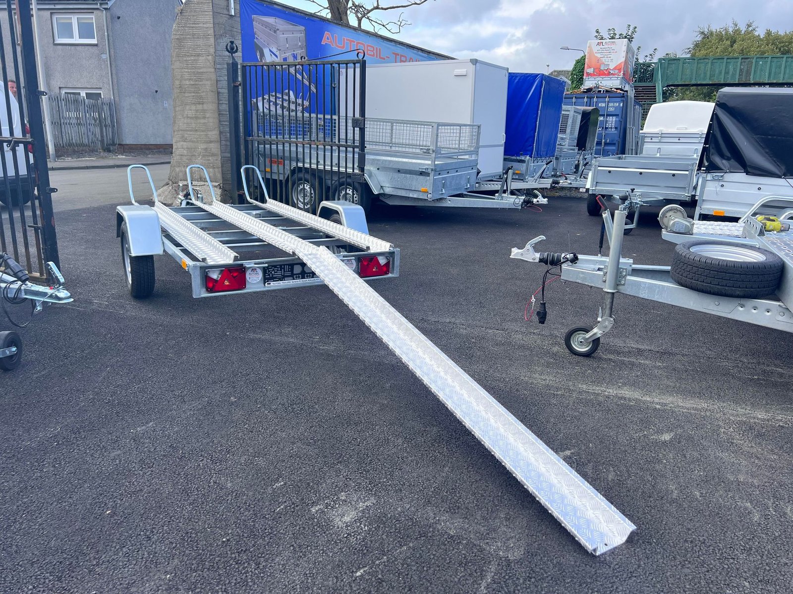 BRAND NEW 2.5m x 1.32m SINGLE AXLE MOTORBIKE TRAILER - Image 6