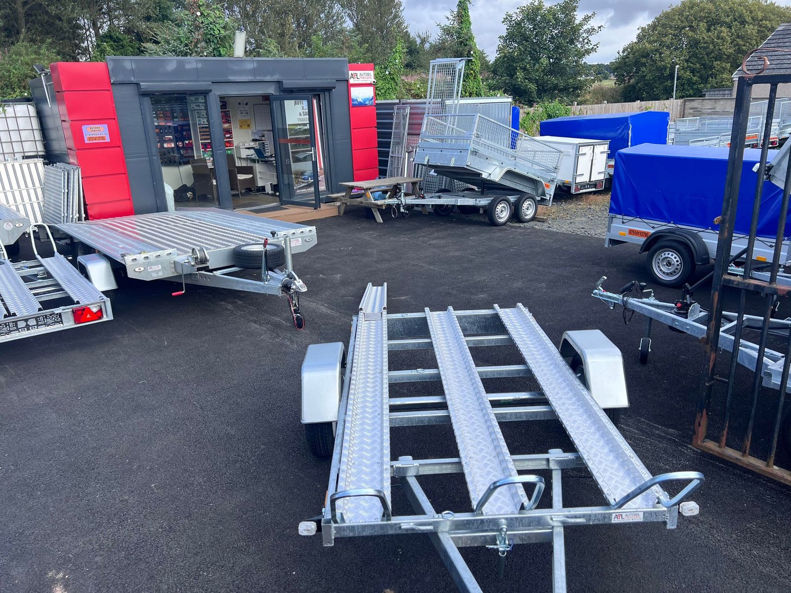 BRAND NEW 2.5m x 1.32m SINGLE AXLE MOTORBIKE TRAILER - Image 7