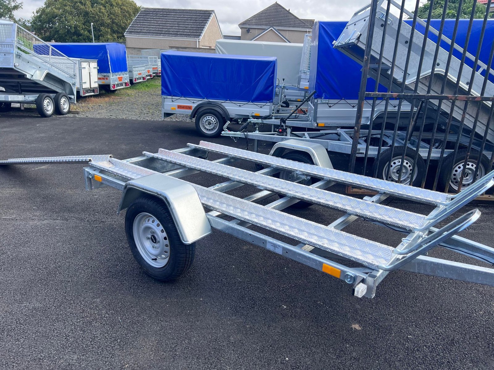 BRAND NEW 2.5m x 1.32m SINGLE AXLE MOTORBIKE TRAILER - Image 8
