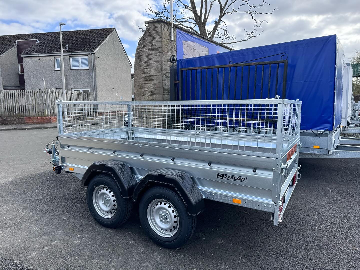 Zaslaw 265TH twin axle trailer braked trailer with 40cm mesh 2000KG - Image 2
