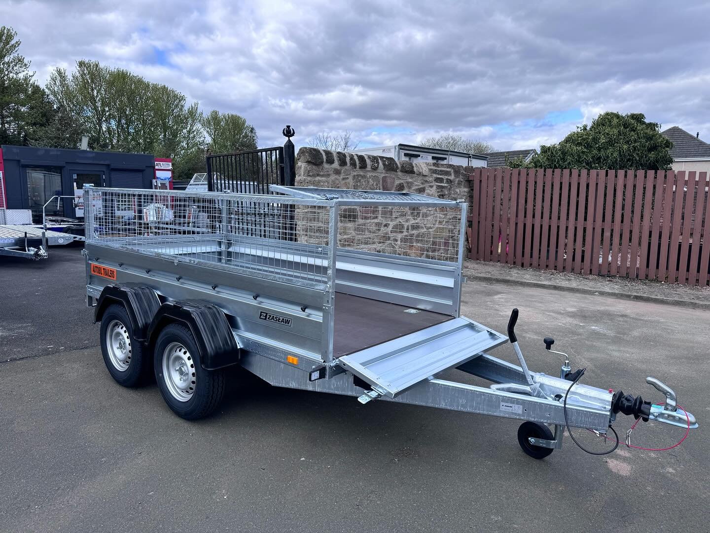 Zaslaw 265TH twin axle trailer braked trailer with 40cm mesh 2000KG - Image 5