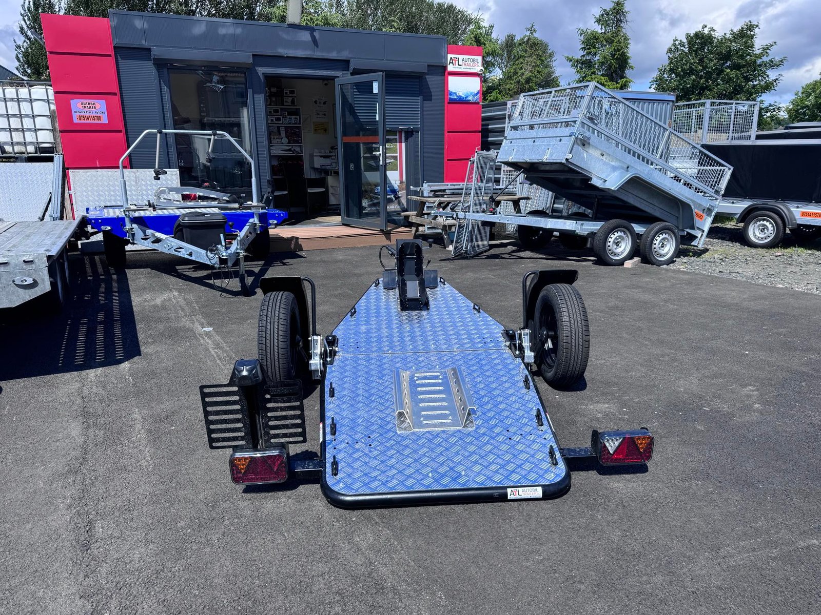 Lorries Single Motorbike Foldable Tiltbed Trailer 750KG - Image 11