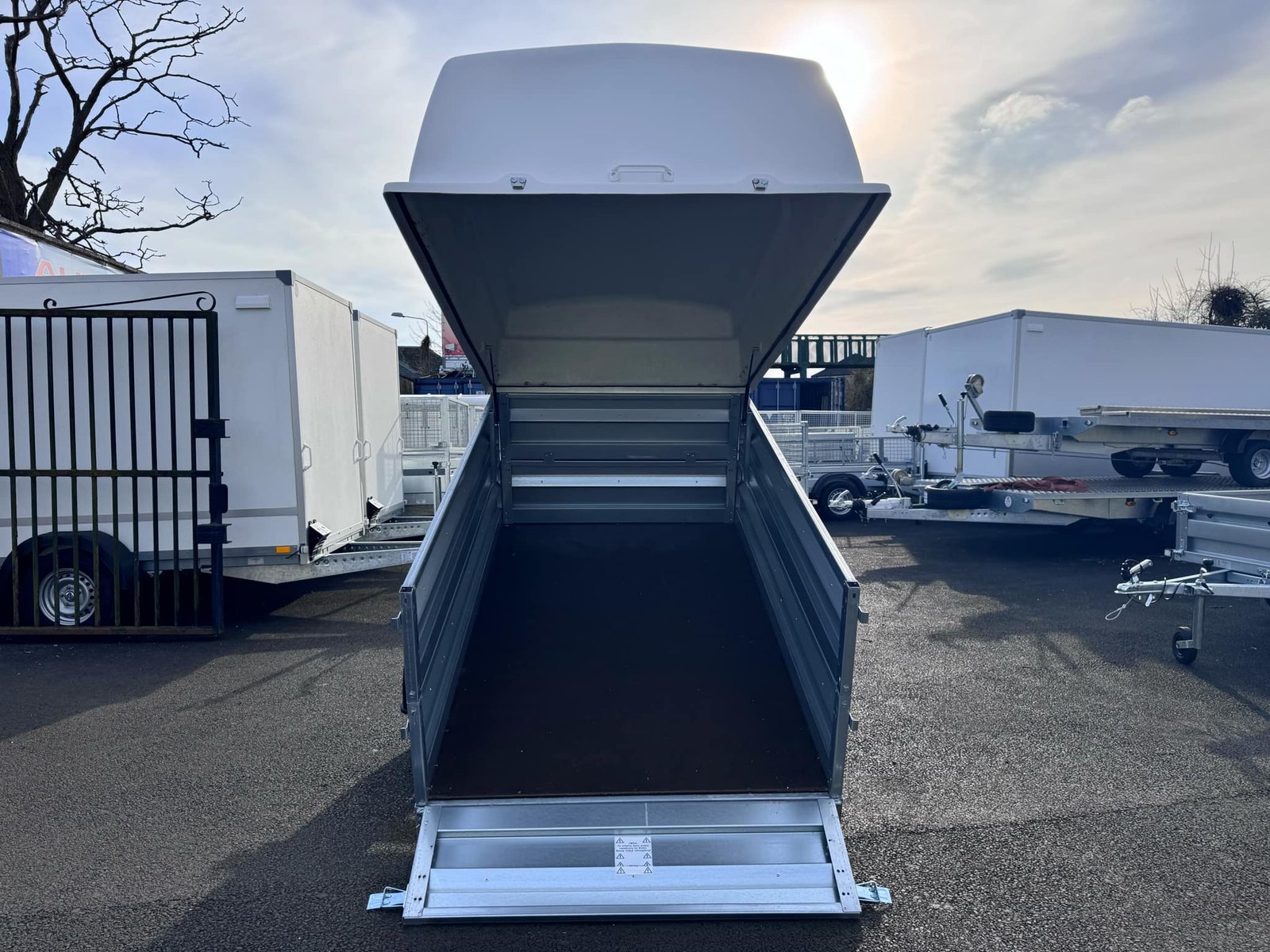 ZASLAW 205SU SINGLE AXLE DOUBLE BROADSIDE TRAILER WITH LOCKABLE ABS LID - Image 8