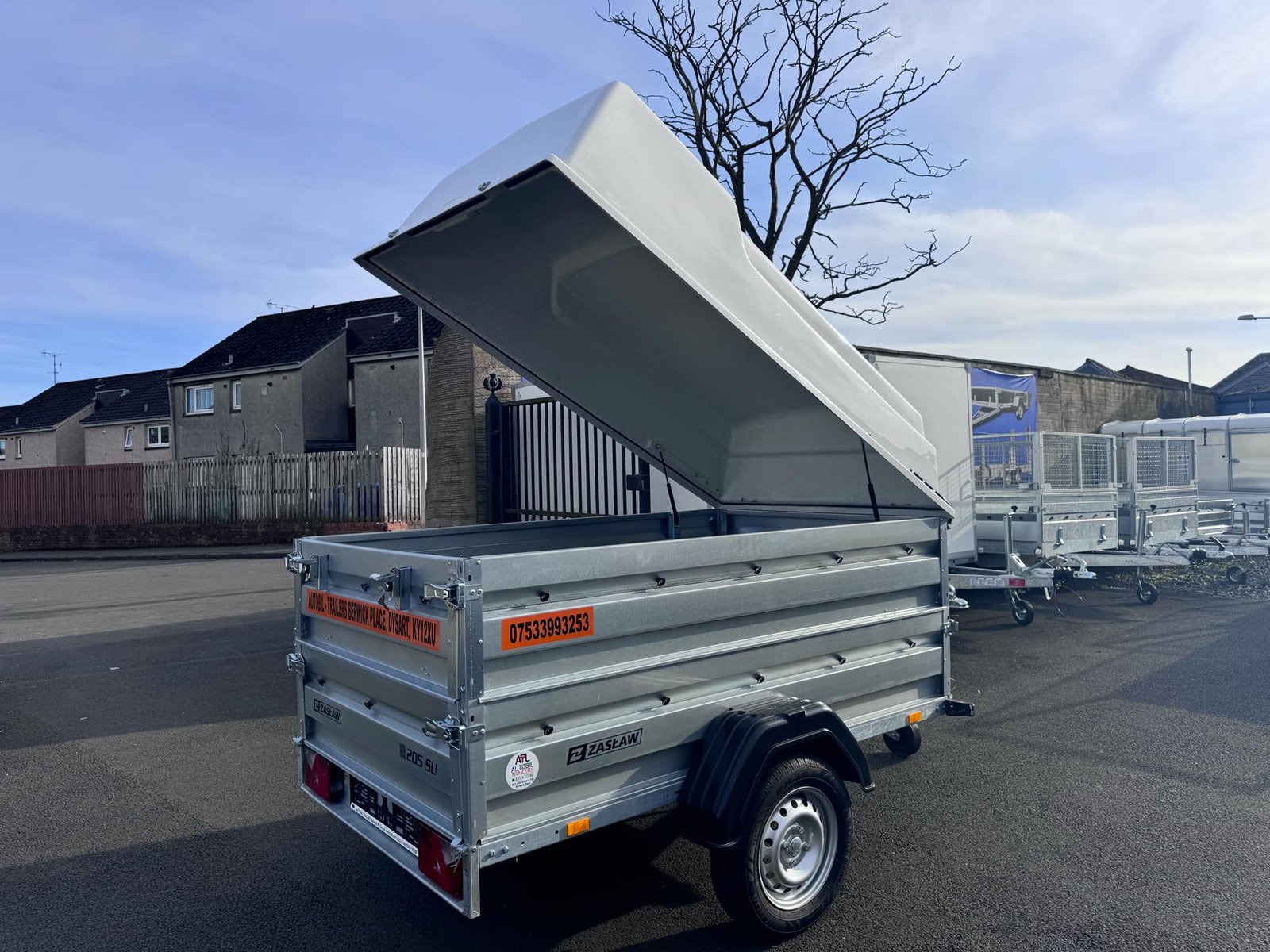 ZASLAW 205SU SINGLE AXLE DOUBLE BROADSIDE TRAILER WITH LOCKABLE ABS LID - Image 5