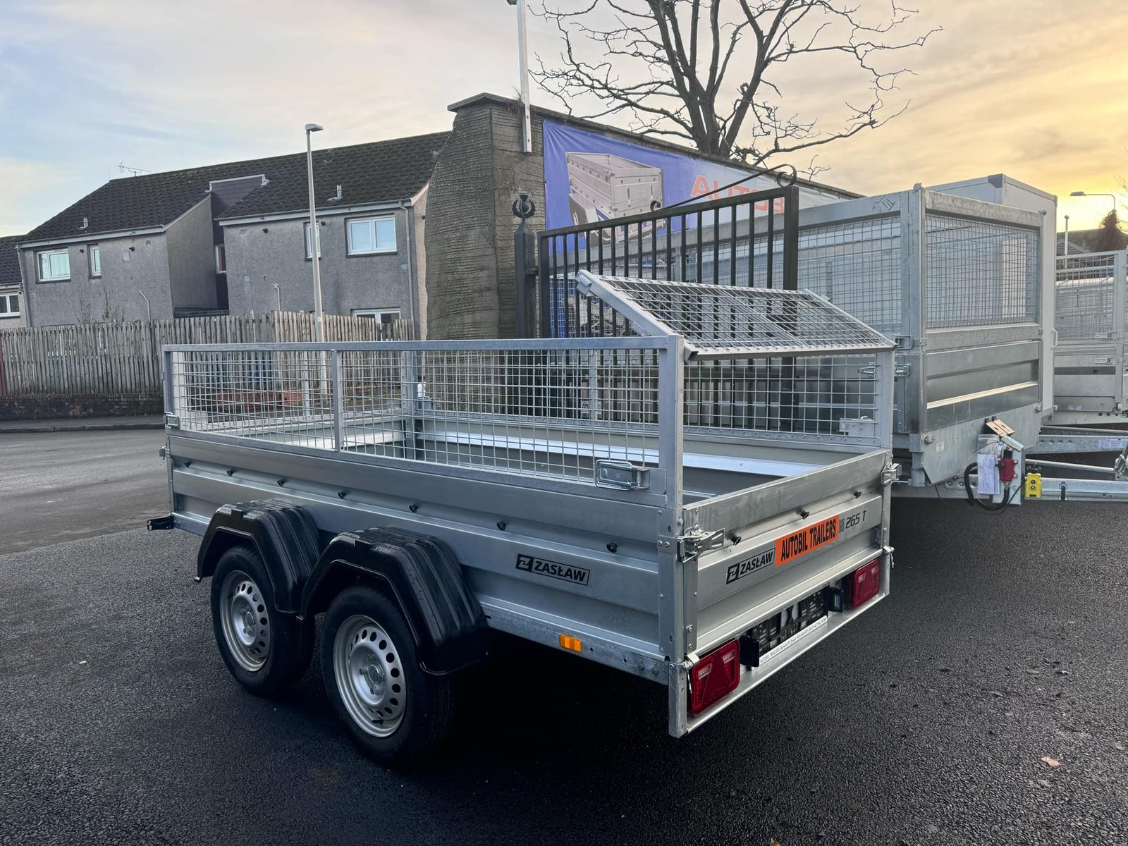 ZASLAW 265T 8,7FT x 4,2FT TWIN AXLE TRAILER WITH 40CM MESH - Image 7