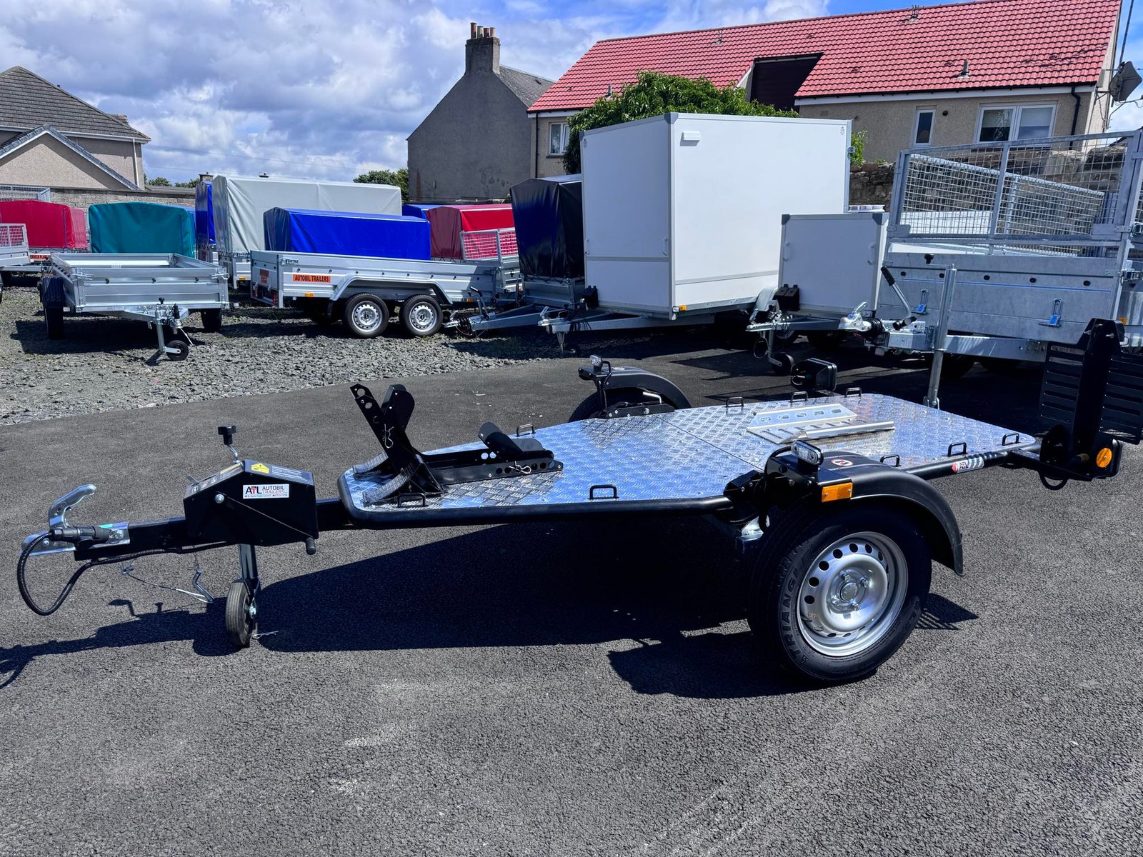 Lorries Single Motorbike Foldable Tiltbed Trailer 750KG - Image 12