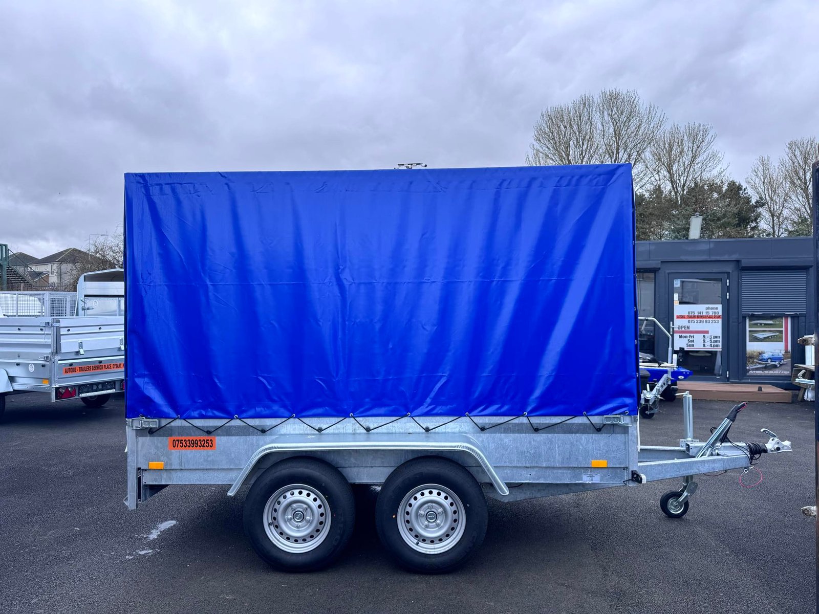 B300 TWIN AXLE MASTER TRAILER WITH FRAME AND COVER 2700KG BRAKED