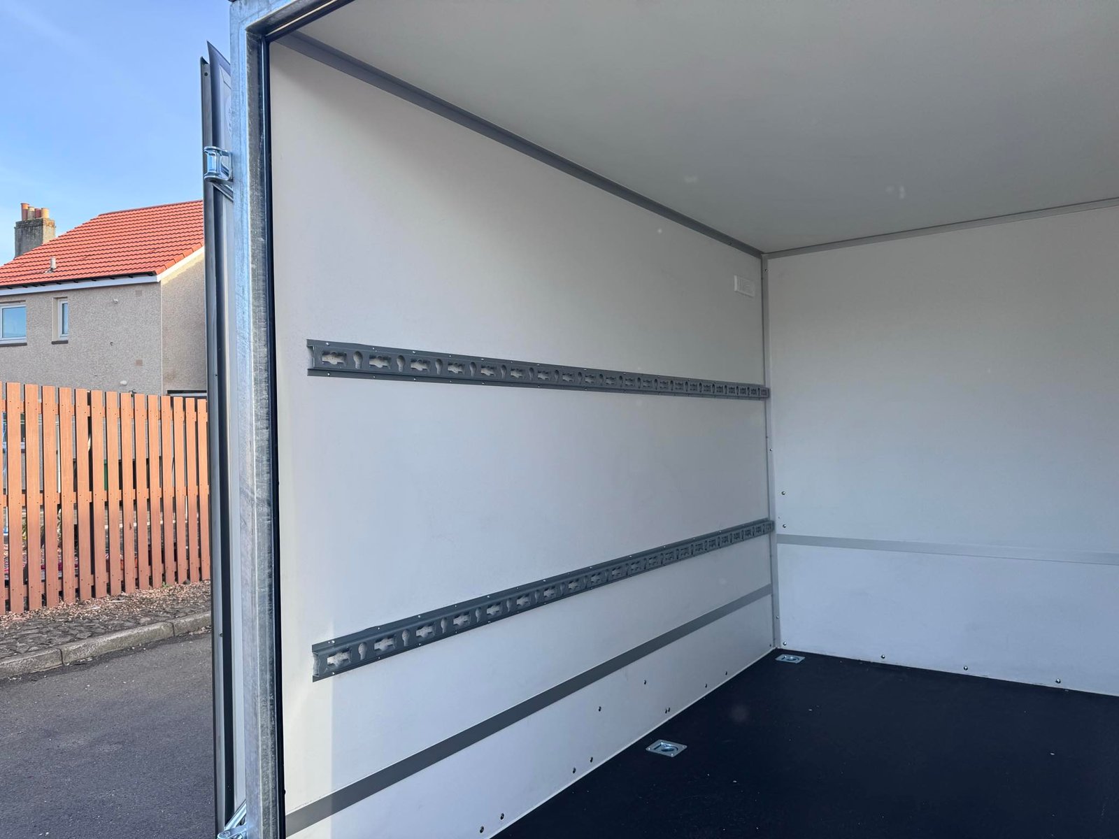 NEW 8,2ft x 5ft x 6ft Single Axle Box Trailer 1300KG Braked - Image 7