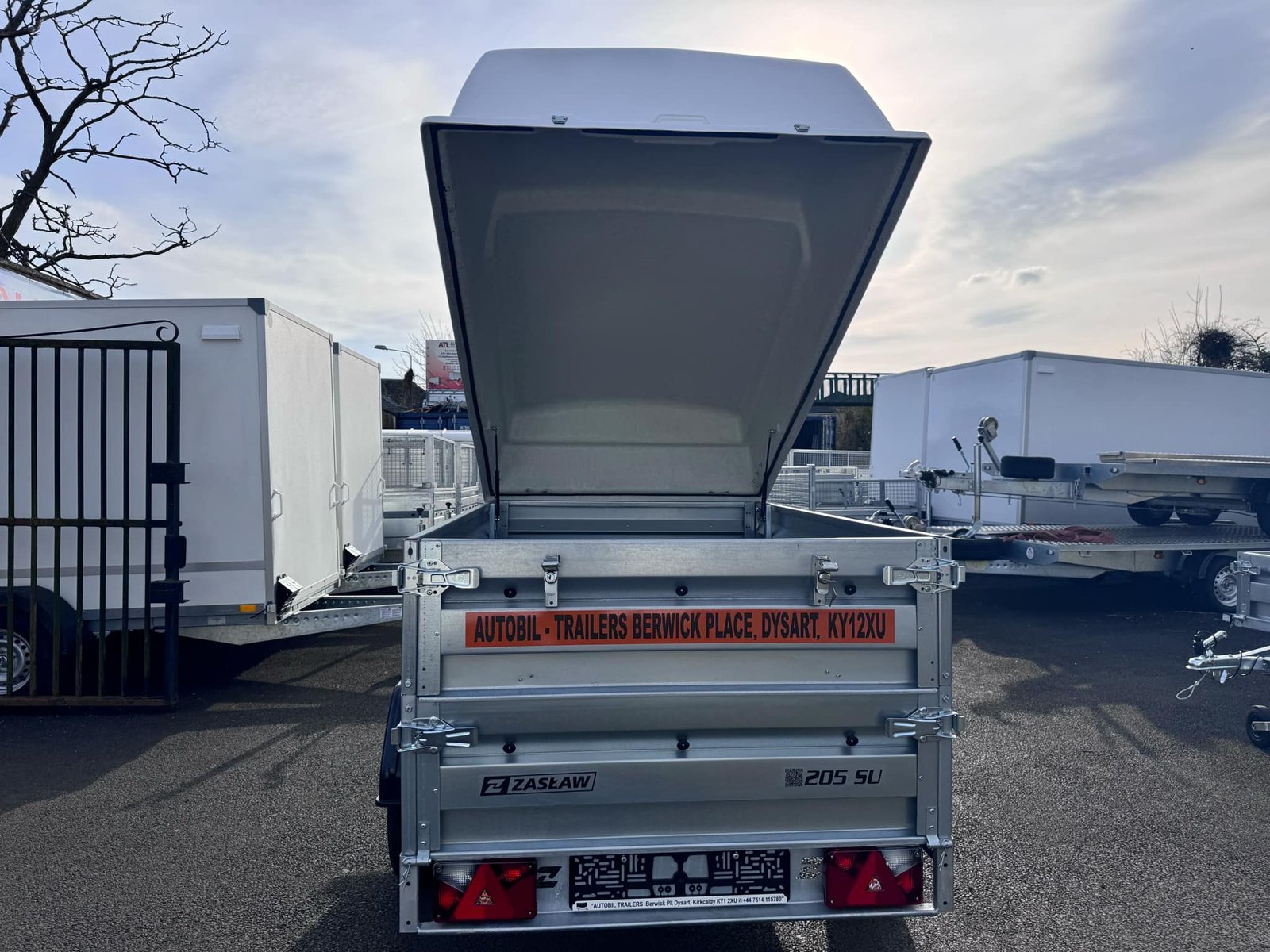 ZASLAW 205SU SINGLE AXLE DOUBLE BROADSIDE TRAILER WITH LOCKABLE ABS LID - Image 13