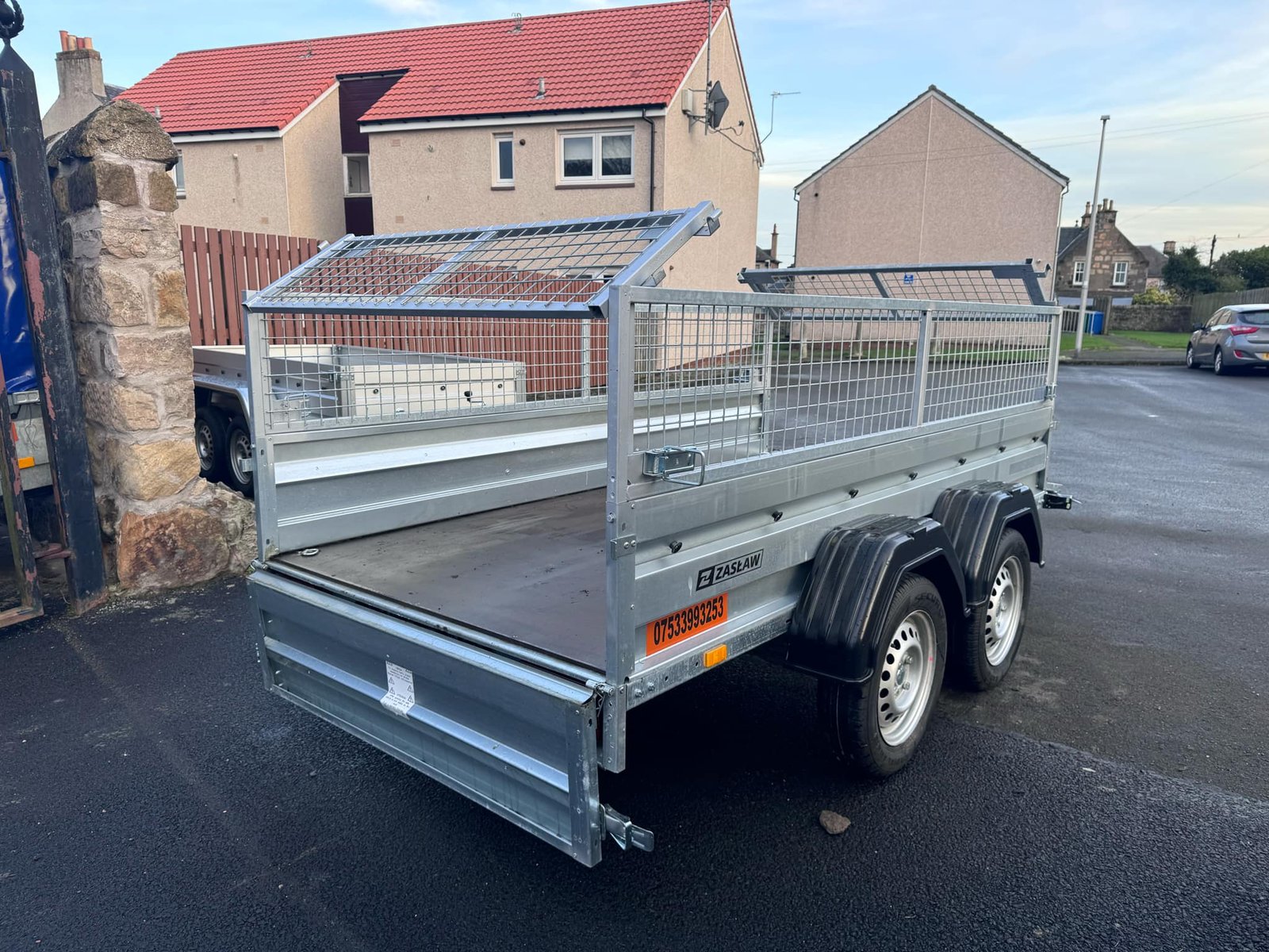 ZASLAW 265T 8,7FT x 4,2FT TWIN AXLE TRAILER WITH 40CM MESH - Image 8