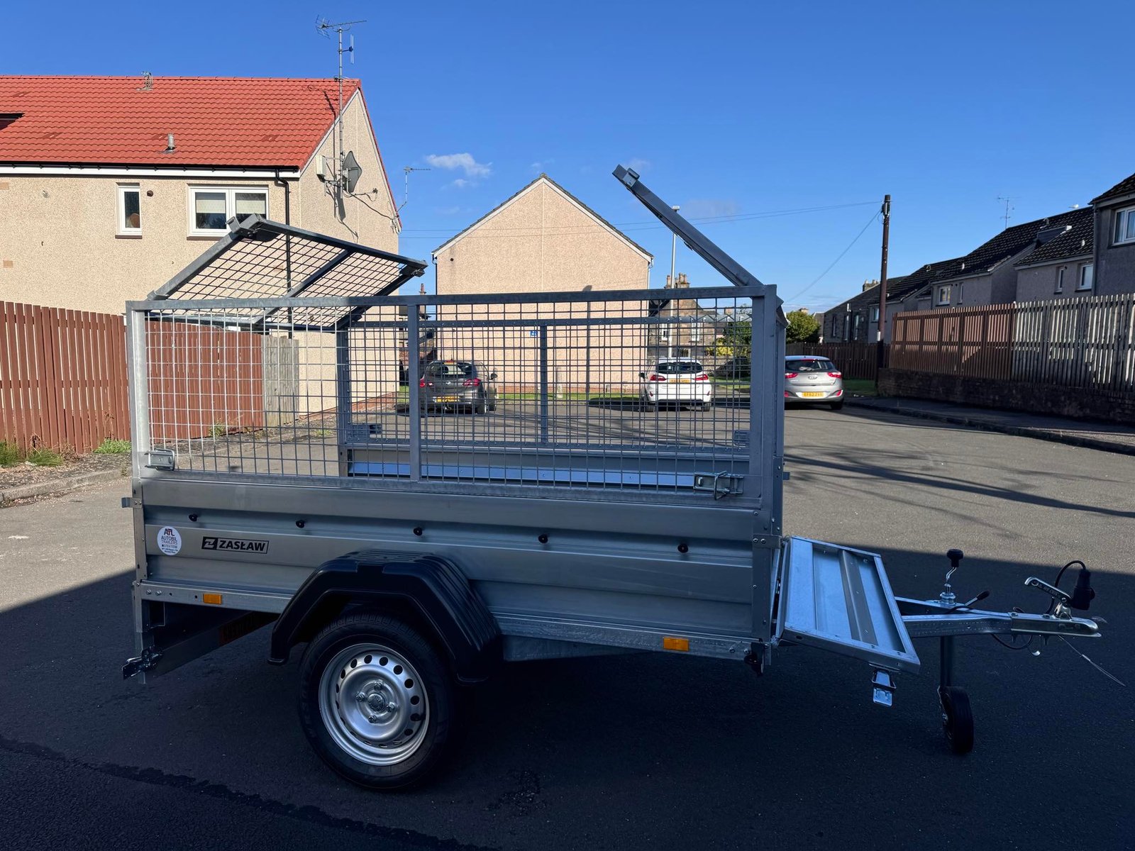 Zaslaw 205su (7ftx4ft) single axle tipping trailer with 60cm mesh - Image 9