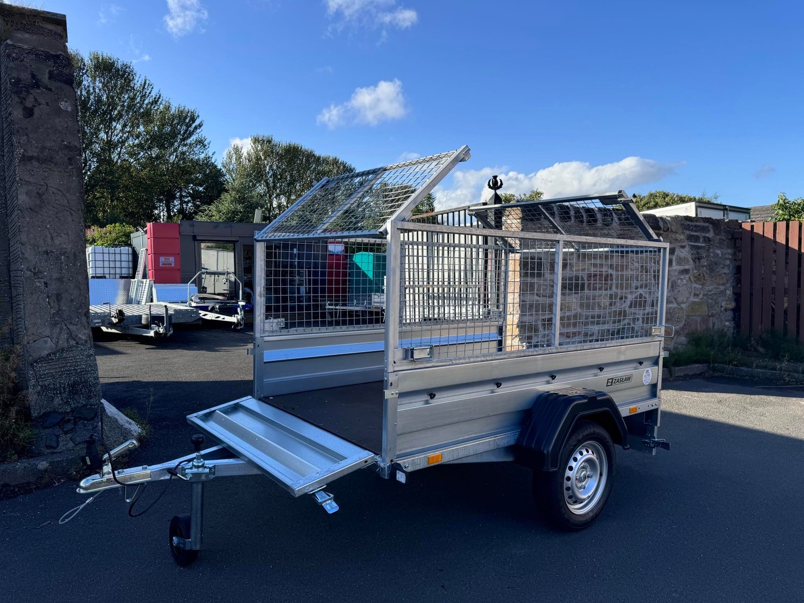 Zaslaw 205su (7ftx4ft) single axle tipping trailer with 60cm mesh - Image 8