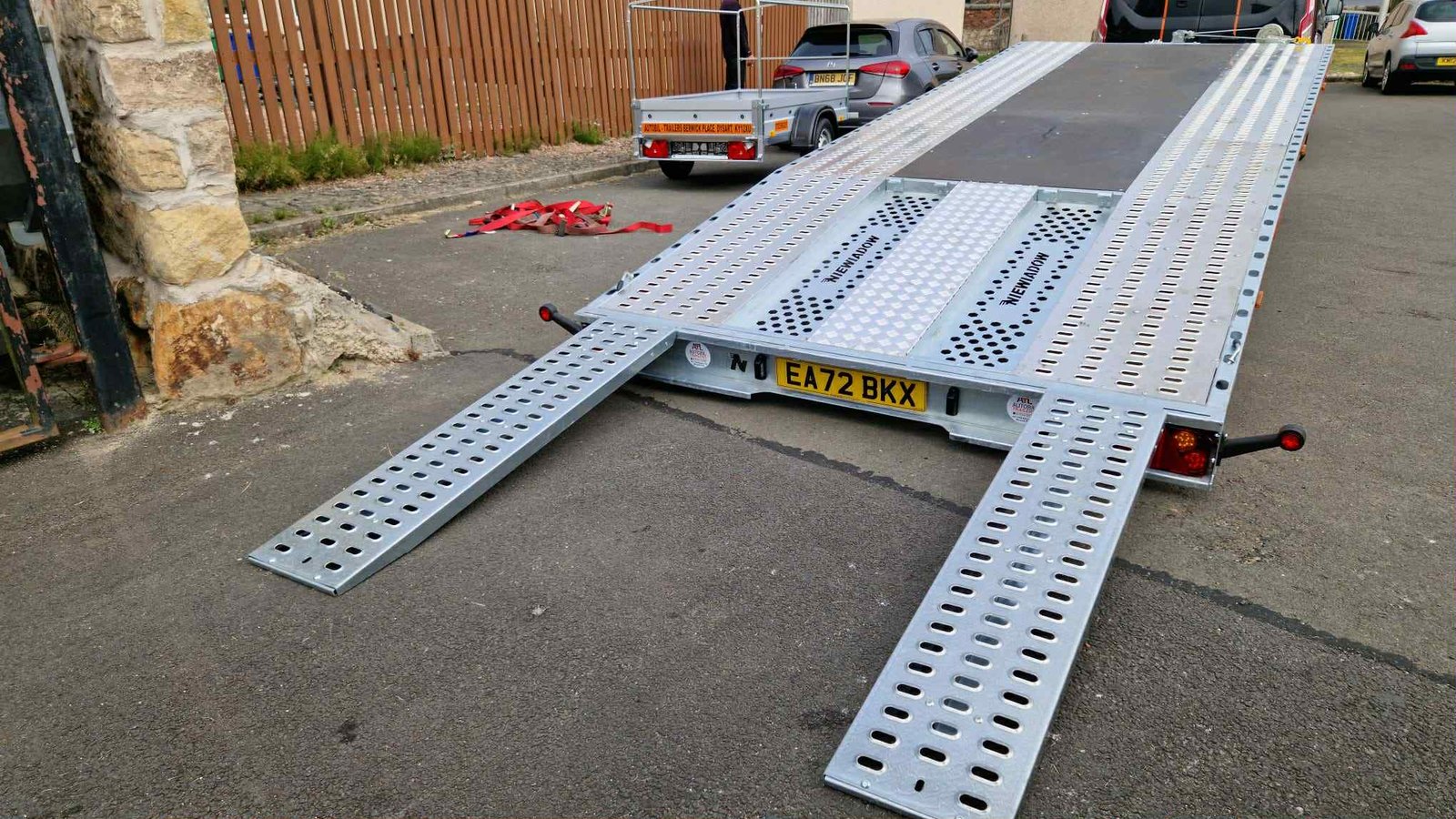 BRAND NEW 5.5M x 2.1M TRI AXLE NIEWIADÓW JUPITER TILT BED CAR TRANSPORTER – 3500KG - Image 14