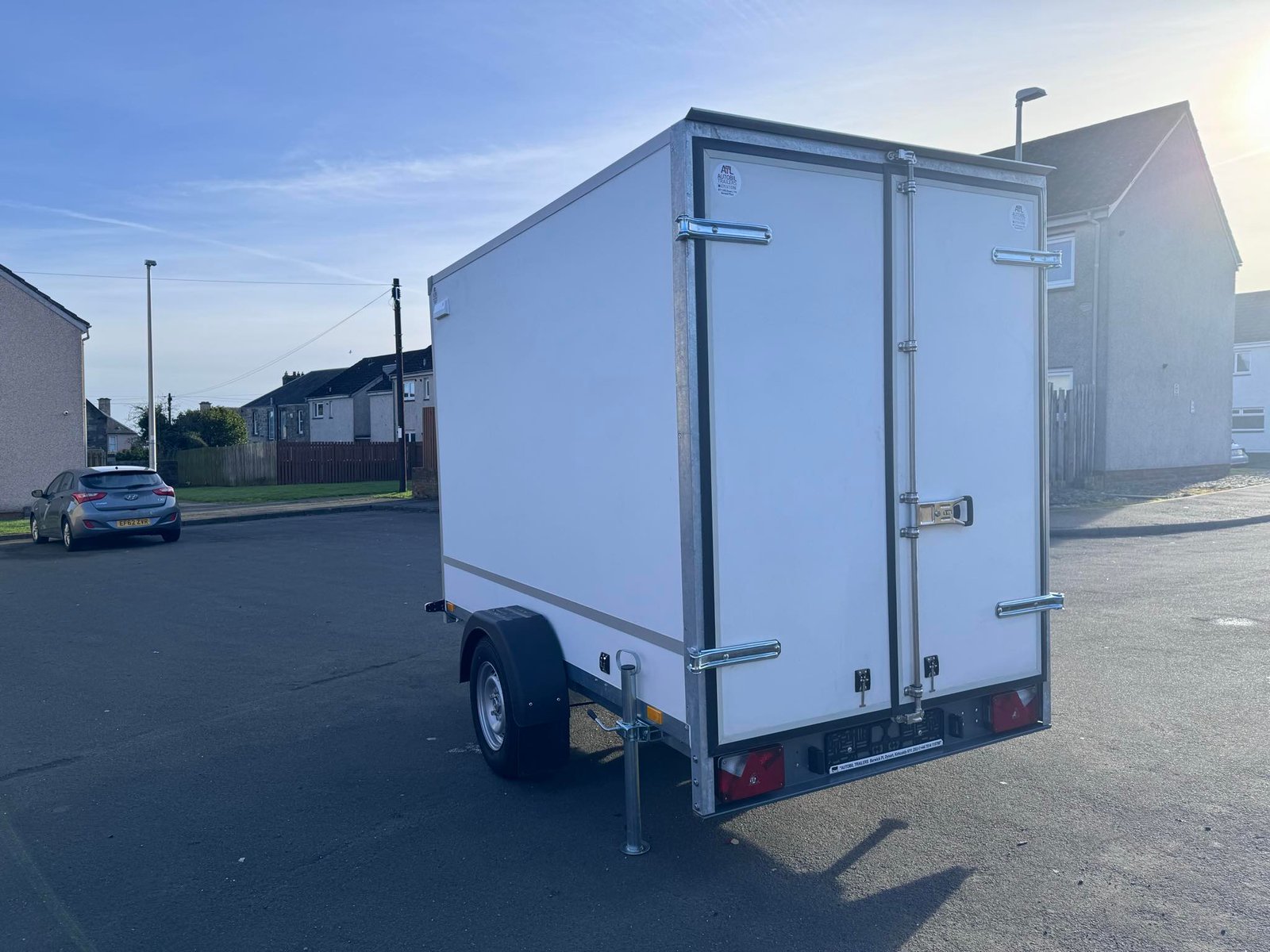 NEW 8,2ft x 5ft x 6ft Single Axle Box Trailer 1300KG Braked - Image 6