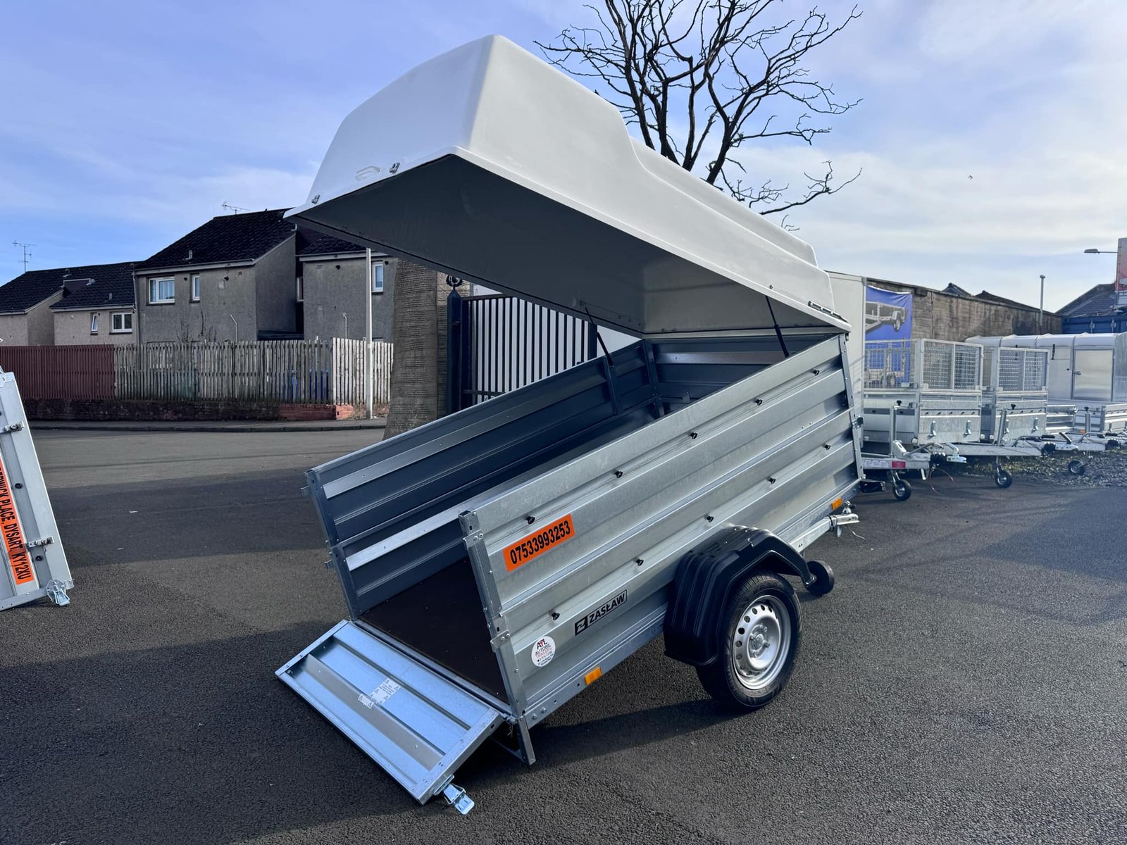 ZASLAW 205SU SINGLE AXLE DOUBLE BROADSIDE TRAILER WITH LOCKABLE ABS LID - Image 14