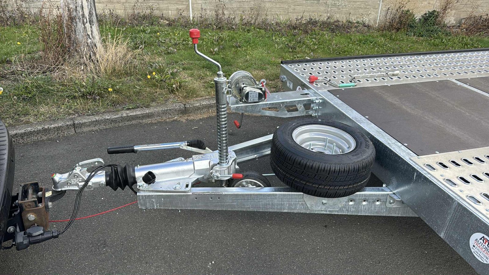 BRAND NEW 5.5M x 2.1M TRI AXLE MARS CAR TRANSPORTER FLATBED TRAILER – 3500KG - Image 10