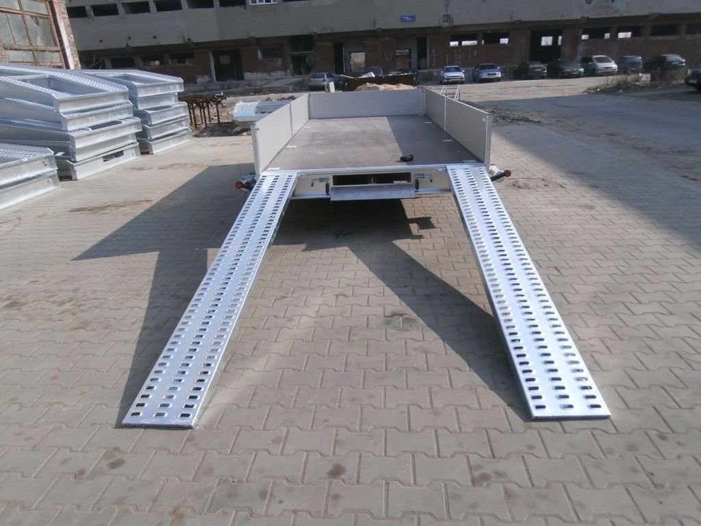 ALUMINIUM PUNCH DECK LOADING RAMPS 300CM ( 3M ) - Image 3